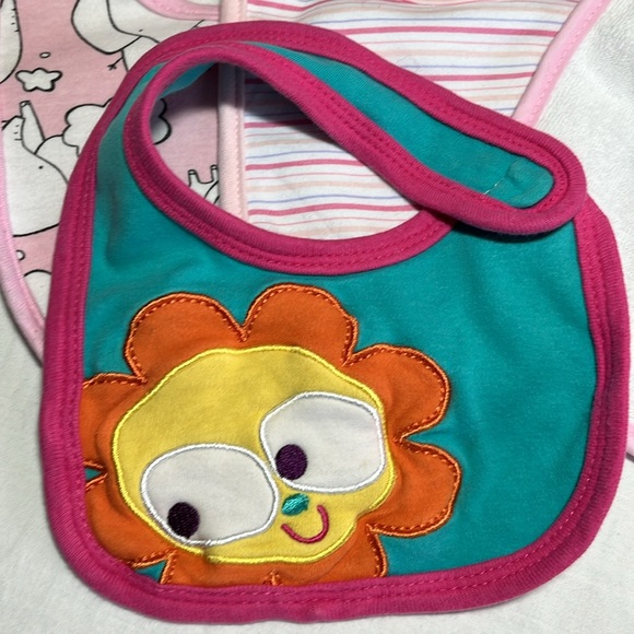 Bundle of 4 bibs - Picture 2 of 5